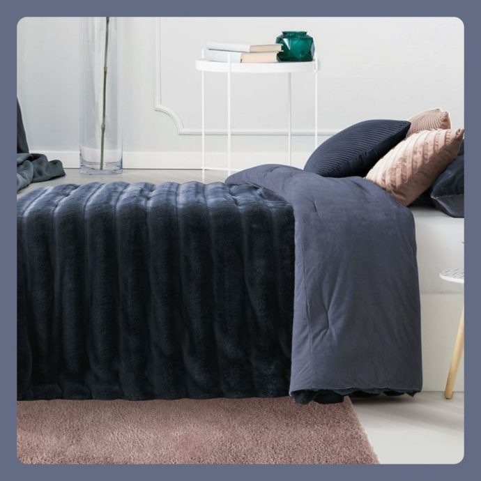 Couette Manterol DUNA Bleu 2024 1 غرفة نوم، ديكور غرفة نوم، مفارش السرير، أغطية السرير، كوفرلي، كوفرلي فاخر، أغطية سرير عصرية، مفارش سرير تركية، مفارش سرير مغربية، ترتيب غرفة النوم، أناقة غرفة النوم، مفارش سرير رمادي، مفارش سرير وردي، مفارش سرير أبيض، مفارش سرير بيج، تنسيق السرير، أقمشة ناعمة، مفارش سرير مريحة، ,bedding, bed covers, bed linen, duvet covers, cozy bedroom, luxury bedding, bedroom decor, stylish bed, bed cover beige, bed cover pink, bed sheet, modern bedroom, bedroom makeover, soft fabric bedding, comfortable bed, home textiles, white bed cover, gray bedding, room inspiration, minimalist bedroom, pillow covers, mattress protector, ,couvre-lit, couverlit beige, couverlit rose, linge de lit, parure de lit, décoration chambre, couverture lit, housse de couette, couvre-lit moderne, couvre-lit marocain, linge de lit en coton, lit confortable, inspiration chambre, déco chambre beige, déco chambre rose, couvre-lit gris, drap de lit, couette luxe, textile maison, idée déco chambre,,Manterol,couverlit riso,couverlit lines,couverlit doko,couverlit arouna, couverlit Manerol maroc, couverlit Manterol,couvre-lit Manterol,couvre-lit maroc,couvre-lit made in spain,couvre-lit 3 pcs,