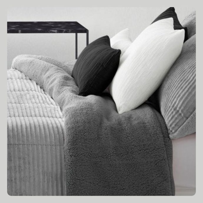 Couette Manterol Lines Gris degrade 1 غرفة نوم، ديكور غرفة نوم، مفارش السرير، أغطية السرير، كوفرلي، كوفرلي فاخر، أغطية سرير عصرية، مفارش سرير تركية، مفارش سرير مغربية، ترتيب غرفة النوم، أناقة غرفة النوم، مفارش سرير رمادي، مفارش سرير وردي، مفارش سرير أبيض، مفارش سرير بيج، تنسيق السرير، أقمشة ناعمة، مفارش سرير مريحة، ,bedding, bed covers, bed linen, duvet covers, cozy bedroom, luxury bedding, bedroom decor, stylish bed, bed cover beige, bed cover pink, bed sheet, modern bedroom, bedroom makeover, soft fabric bedding, comfortable bed, home textiles, white bed cover, gray bedding, room inspiration, minimalist bedroom, pillow covers, mattress protector, ,couvre-lit, couverlit beige, couverlit rose, linge de lit, parure de lit, décoration chambre, couverture lit, housse de couette, couvre-lit moderne, couvre-lit marocain, linge de lit en coton, lit confortable, inspiration chambre, déco chambre beige, déco chambre rose, couvre-lit gris, drap de lit, couette luxe, textile maison, idée déco chambre,,Manterol,couverlit riso,couverlit lines,couverlit doko,couverlit arouna, couverlit Manerol maroc, couverlit Manterol,couvre-lit Manterol,couvre-lit maroc,couvre-lit made in spain,couvre-lit 3 pcs,