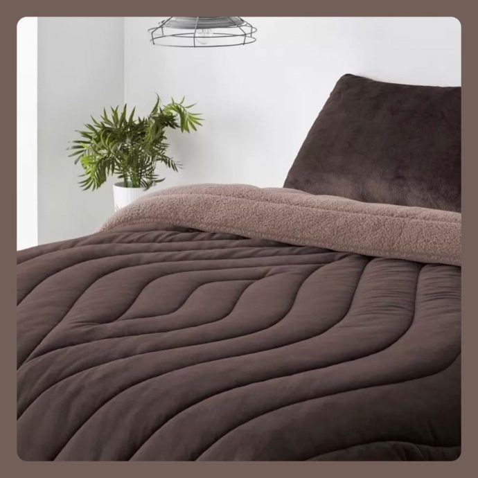 Couette Manterol Spigot Marron ,غرفة نوم، ديكور غرفة نوم، مفارش السرير، أغطية السرير، كوفرلي، كوفرلي فاخر، أغطية سرير عصرية، مفارش سرير تركية، مفارش سرير مغربية، ترتيب غرفة النوم، أناقة غرفة النوم، مفارش سرير رمادي، مفارش سرير وردي، مفارش سرير أبيض، مفارش سرير بيج، تنسيق السرير، أقمشة ناعمة، مفارش سرير مريحة، ,bedding, bed covers, bed linen, duvet covers, cozy bedroom, luxury bedding, bedroom decor, stylish bed, bed cover beige, bed cover pink, bed sheet, modern bedroom, bedroom makeover, soft fabric bedding, comfortable bed, home textiles, white bed cover, gray bedding, room inspiration, minimalist bedroom, pillow covers, mattress protector, ,couvre-lit, couverlit beige, couverlit rose, linge de lit, parure de lit, décoration chambre, couverture lit, housse de couette, couvre-lit moderne, couvre-lit marocain, linge de lit en coton, lit confortable, inspiration chambre, déco chambre beige, déco chambre rose, couvre-lit gris, drap de lit, couette luxe, textile maison, idée déco chambre,,Manterol,couverlit riso,couverlit lines,couverlit doko,couverlit arouna, couverlit Manerol maroc, couverlit Manterol,couvre-lit Manterol,couvre-lit maroc,couvre-lit made in spain,couvre-lit 3 pcs,