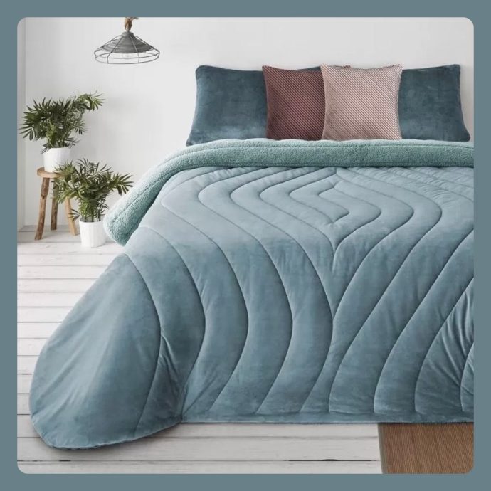 Couette Manterol Spigot Turquoise ,Couette Manterol Spigot Marron ,غرفة نوم، ديكور غرفة نوم، مفارش السرير، أغطية السرير، كوفرلي، كوفرلي فاخر، أغطية سرير عصرية، مفارش سرير تركية، مفارش سرير مغربية، ترتيب غرفة النوم، أناقة غرفة النوم، مفارش سرير رمادي، مفارش سرير وردي، مفارش سرير أبيض، مفارش سرير بيج، تنسيق السرير، أقمشة ناعمة، مفارش سرير مريحة، ,bedding, bed covers, bed linen, duvet covers, cozy bedroom, luxury bedding, bedroom decor, stylish bed, bed cover beige, bed cover pink, bed sheet, modern bedroom, bedroom makeover, soft fabric bedding, comfortable bed, home textiles, white bed cover, gray bedding, room inspiration, minimalist bedroom, pillow covers, mattress protector, ,couvre-lit, couverlit beige, couverlit rose, linge de lit, parure de lit, décoration chambre, couverture lit, housse de couette, couvre-lit moderne, couvre-lit marocain, linge de lit en coton, lit confortable, inspiration chambre, déco chambre beige, déco chambre rose, couvre-lit gris, drap de lit, couette luxe, textile maison, idée déco chambre,,Manterol,couverlit riso,couverlit lines,couverlit doko,couverlit arouna, couverlit Manerol maroc, couverlit Manterol,couvre-lit Manterol,couvre-lit maroc,couvre-lit made in spain,couvre-lit 3 pcs,