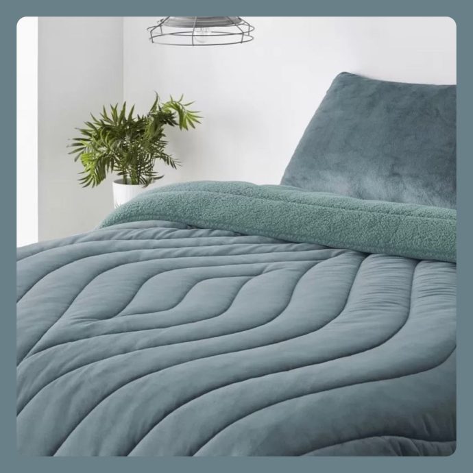 Couette Manterol Spigot Turquoise ,Couette Manterol Spigot Marron ,غرفة نوم، ديكور غرفة نوم، مفارش السرير، أغطية السرير، كوفرلي، كوفرلي فاخر، أغطية سرير عصرية، مفارش سرير تركية، مفارش سرير مغربية، ترتيب غرفة النوم، أناقة غرفة النوم، مفارش سرير رمادي، مفارش سرير وردي، مفارش سرير أبيض، مفارش سرير بيج، تنسيق السرير، أقمشة ناعمة، مفارش سرير مريحة، ,bedding, bed covers, bed linen, duvet covers, cozy bedroom, luxury bedding, bedroom decor, stylish bed, bed cover beige, bed cover pink, bed sheet, modern bedroom, bedroom makeover, soft fabric bedding, comfortable bed, home textiles, white bed cover, gray bedding, room inspiration, minimalist bedroom, pillow covers, mattress protector, ,couvre-lit, couverlit beige, couverlit rose, linge de lit, parure de lit, décoration chambre, couverture lit, housse de couette, couvre-lit moderne, couvre-lit marocain, linge de lit en coton, lit confortable, inspiration chambre, déco chambre beige, déco chambre rose, couvre-lit gris, drap de lit, couette luxe, textile maison, idée déco chambre,,Manterol,couverlit riso,couverlit lines,couverlit doko,couverlit arouna, couverlit Manerol maroc, couverlit Manterol,couvre-lit Manterol,couvre-lit maroc,couvre-lit made in spain,couvre-lit 3 pcs,